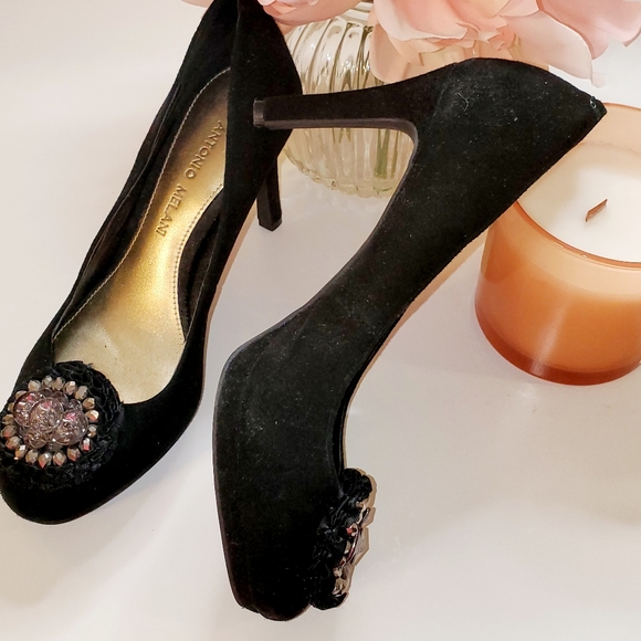 Heels - Picture 2 of 4